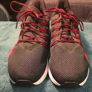 Nike Men's Black and Red Running Shoes